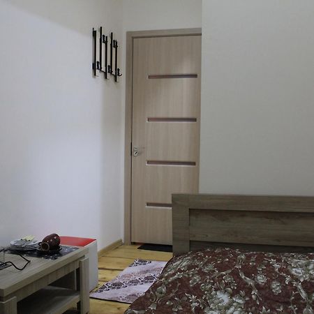 Guesthouse Nati-Natia Tbilisi Esterno foto